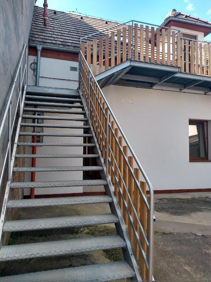 Apartmany Lono Jičín Zewnętrze zdjęcie