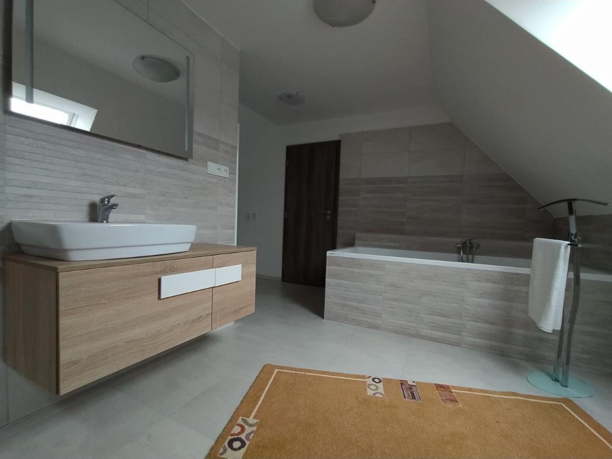Apartmany Lono Jičín Zewnętrze zdjęcie