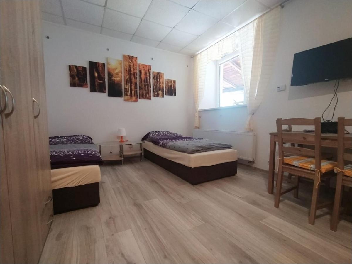 Apartmany Lono Jičín Zewnętrze zdjęcie
