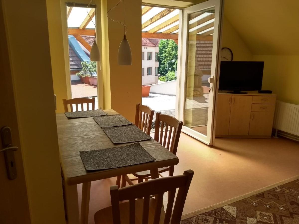 Apartmany Lono Jičín Zewnętrze zdjęcie