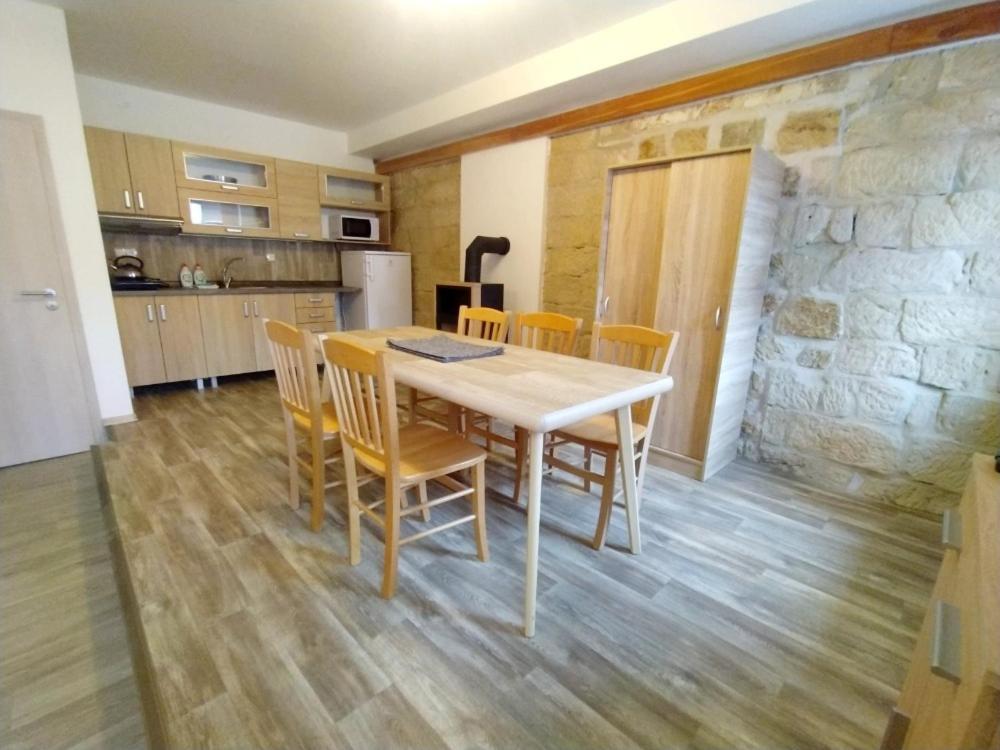 Apartmany Lono Jičín Zewnętrze zdjęcie