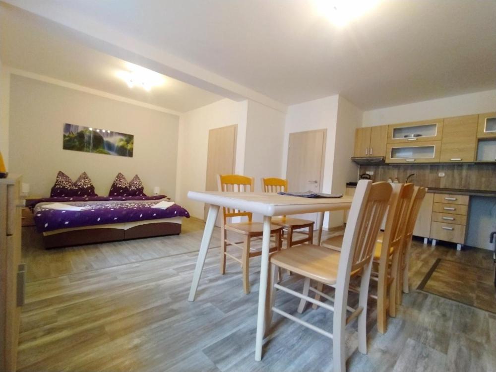 Apartmany Lono Jičín Zewnętrze zdjęcie