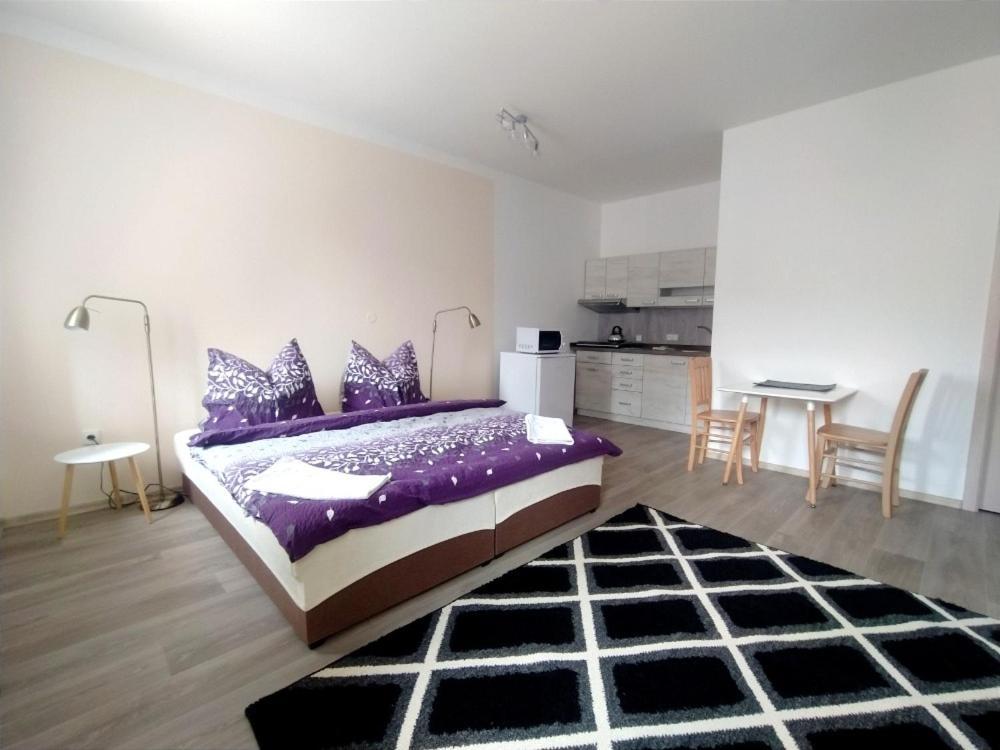Apartmany Lono Jičín Zewnętrze zdjęcie