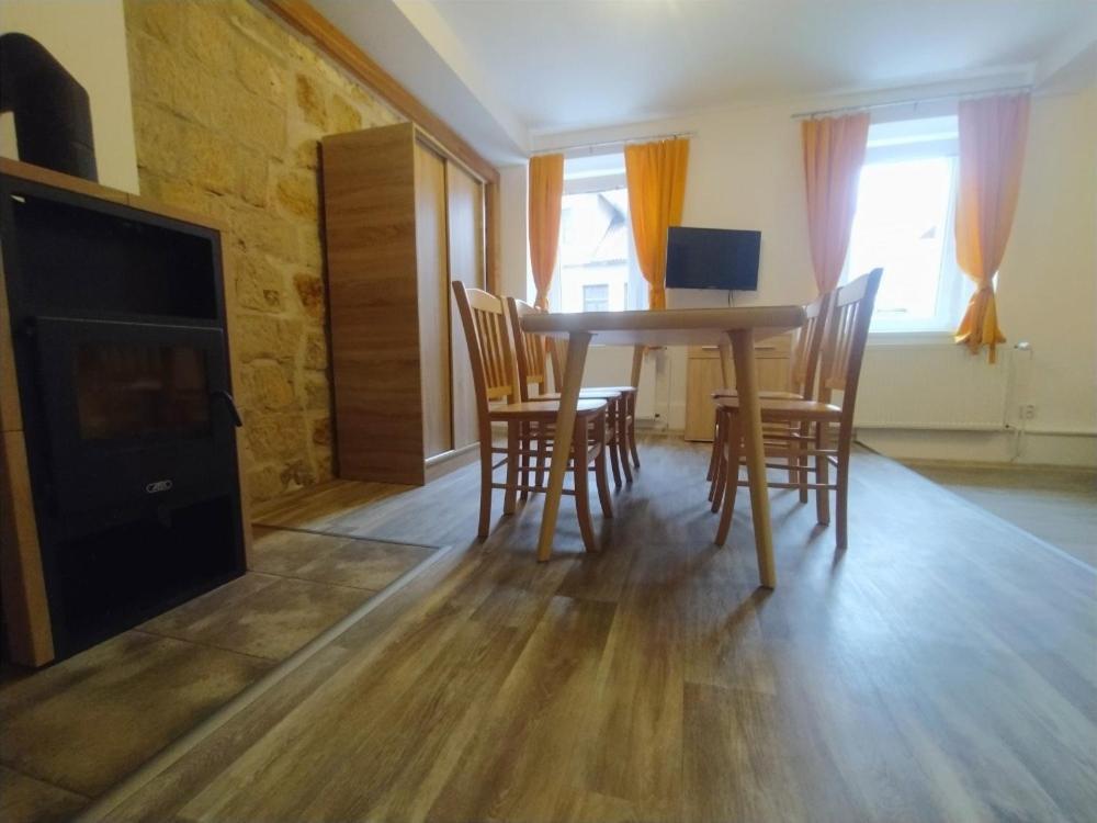 Apartmany Lono Jičín Zewnętrze zdjęcie